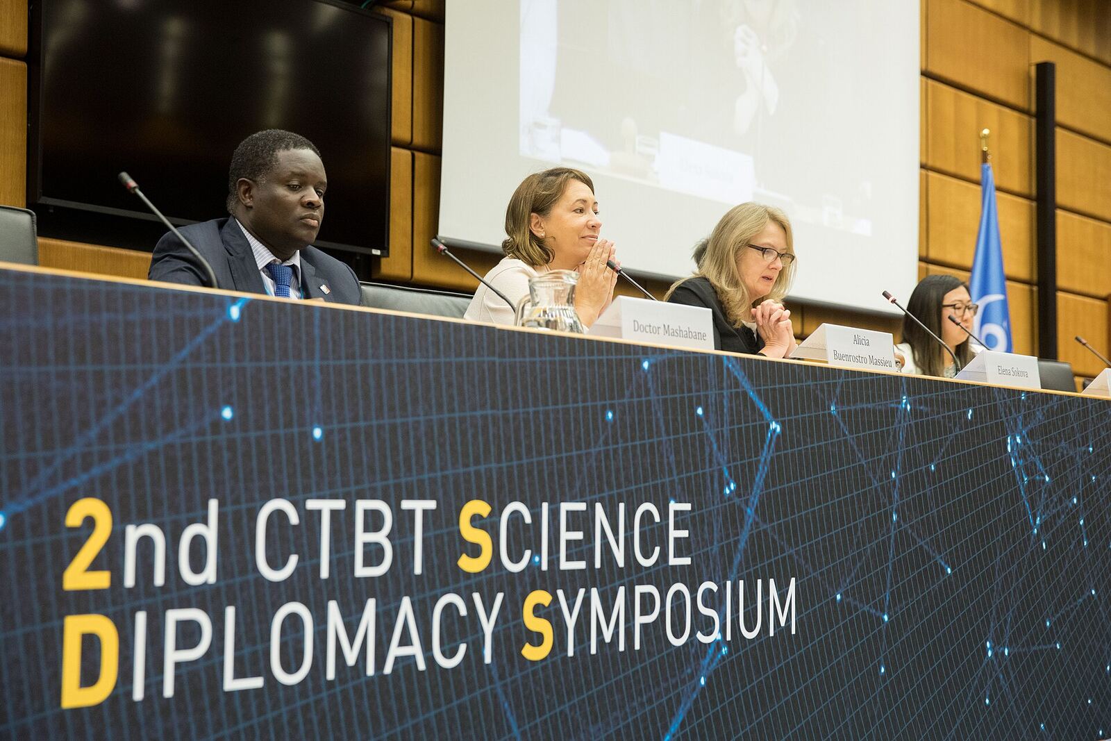 (c) <a href=" https://www.annarauchenberger.com " rel="nofollow">www.annarauchenberger.com</a> / Anna Rauchenberger - Vienna, Austria - 25.05.2018 - 2nd CTBT Science Diplomacy Symposium, 25 May 2018, Vienna International Centre 14:30 - 16:00 Panel Discussion Regional Approaches to Nuclear Non-Proliferation and Disarmament Moderator: Elena Sokova, Deputy Director, James Martin Center for Nonproliferation Studies Panellists: Alicia Buenrostro Massieu Permanent Representative of Mexico to the United Nations in Vienna Doctor Mashabane Chief Director, United Nations Political, Peace and Security Directorate, Department of International Relations and Cooperation, Republic of South Africa Thomas Countryman Chair, Board of Directors, Arms Control Association Grace Liu Research Associate, James Martin Center for Nonproliferation Studies